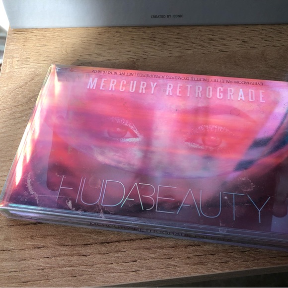 Huda Beauty mercury retrograde Palette - Picture 3 of 3